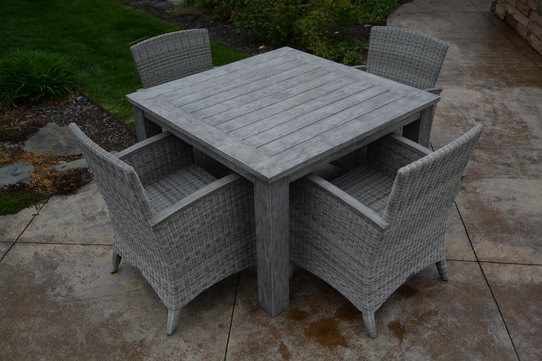 Three Birds Casual Shelburne-Lifestyle Image