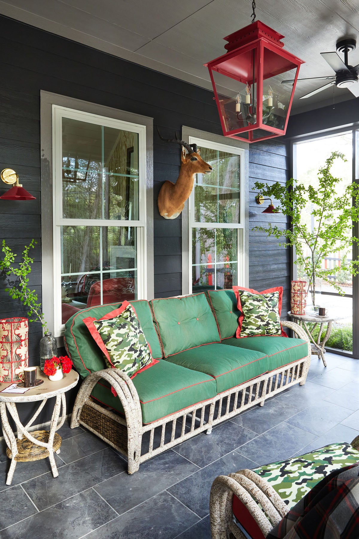 Woodard River Run Sofa - Thumbnail 5