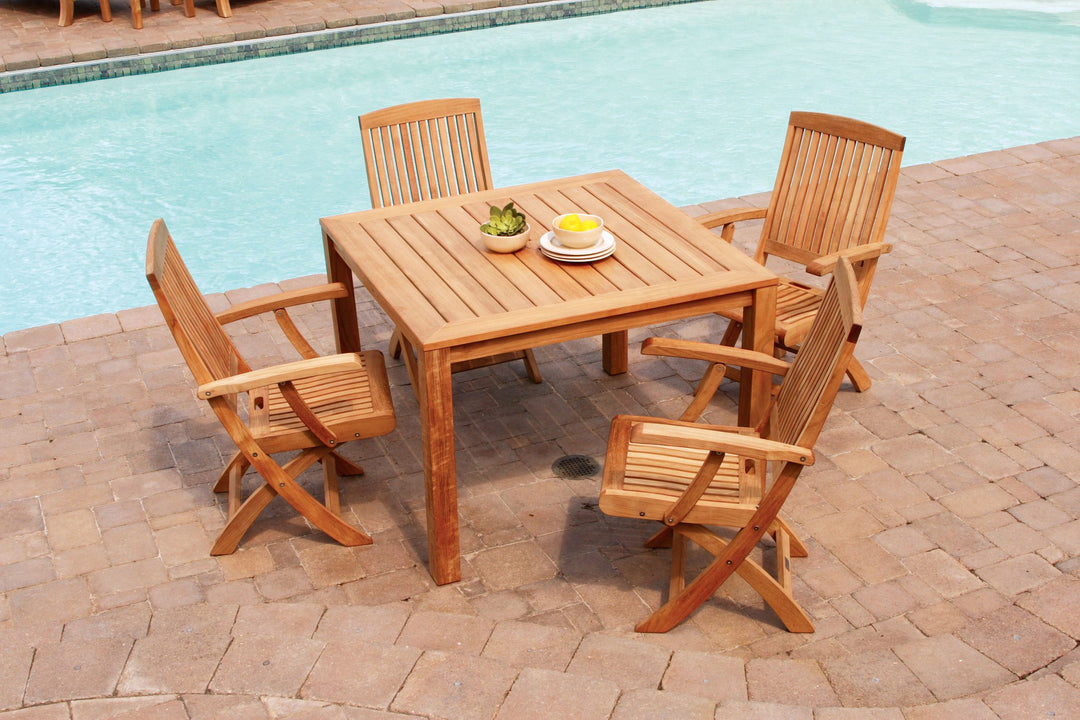 Three Birds Casual Newport-Lifestyle Image