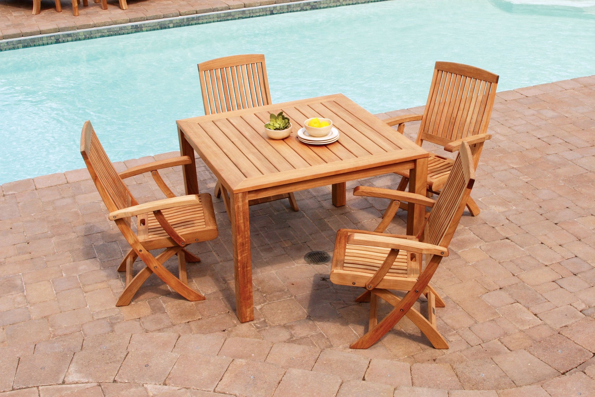 Three Birds Casual Newport-Lifestyle Image