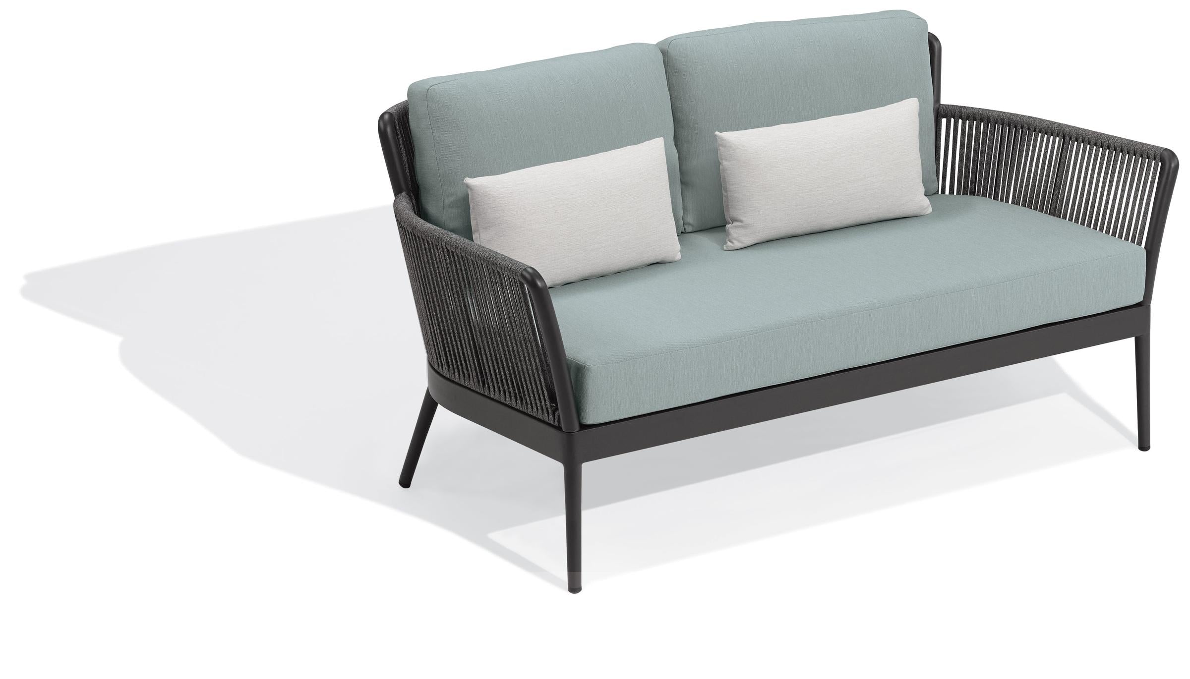 Nette Loveseat