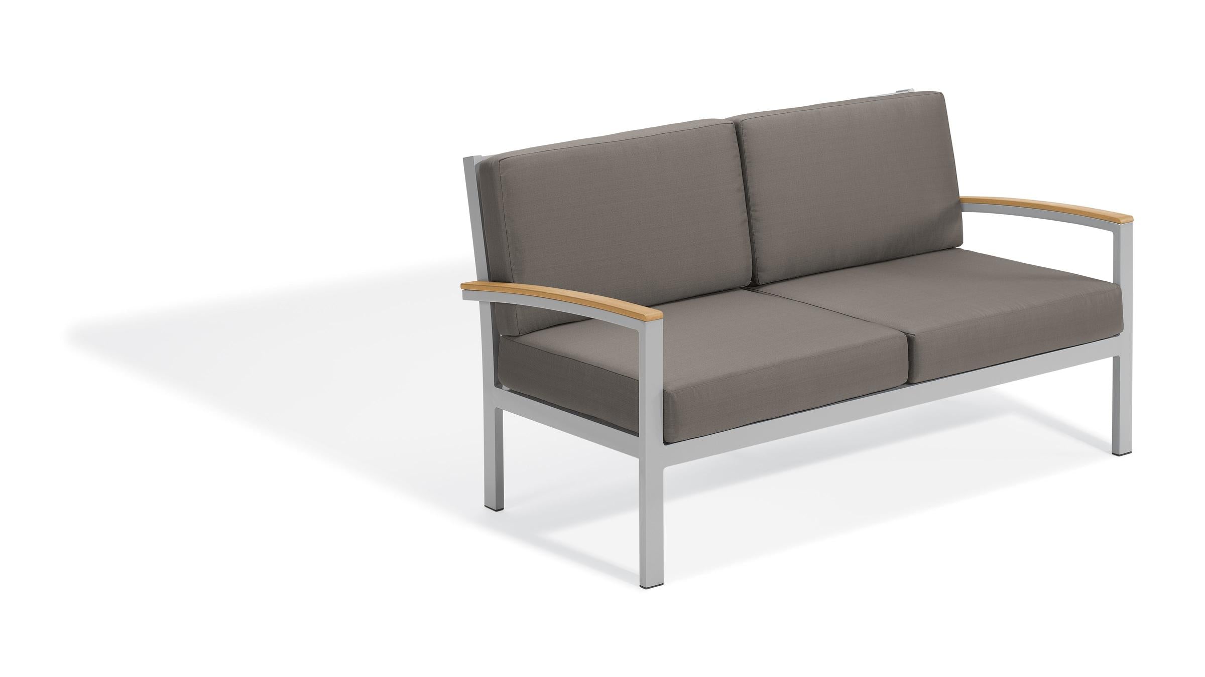 Travira Loveseat