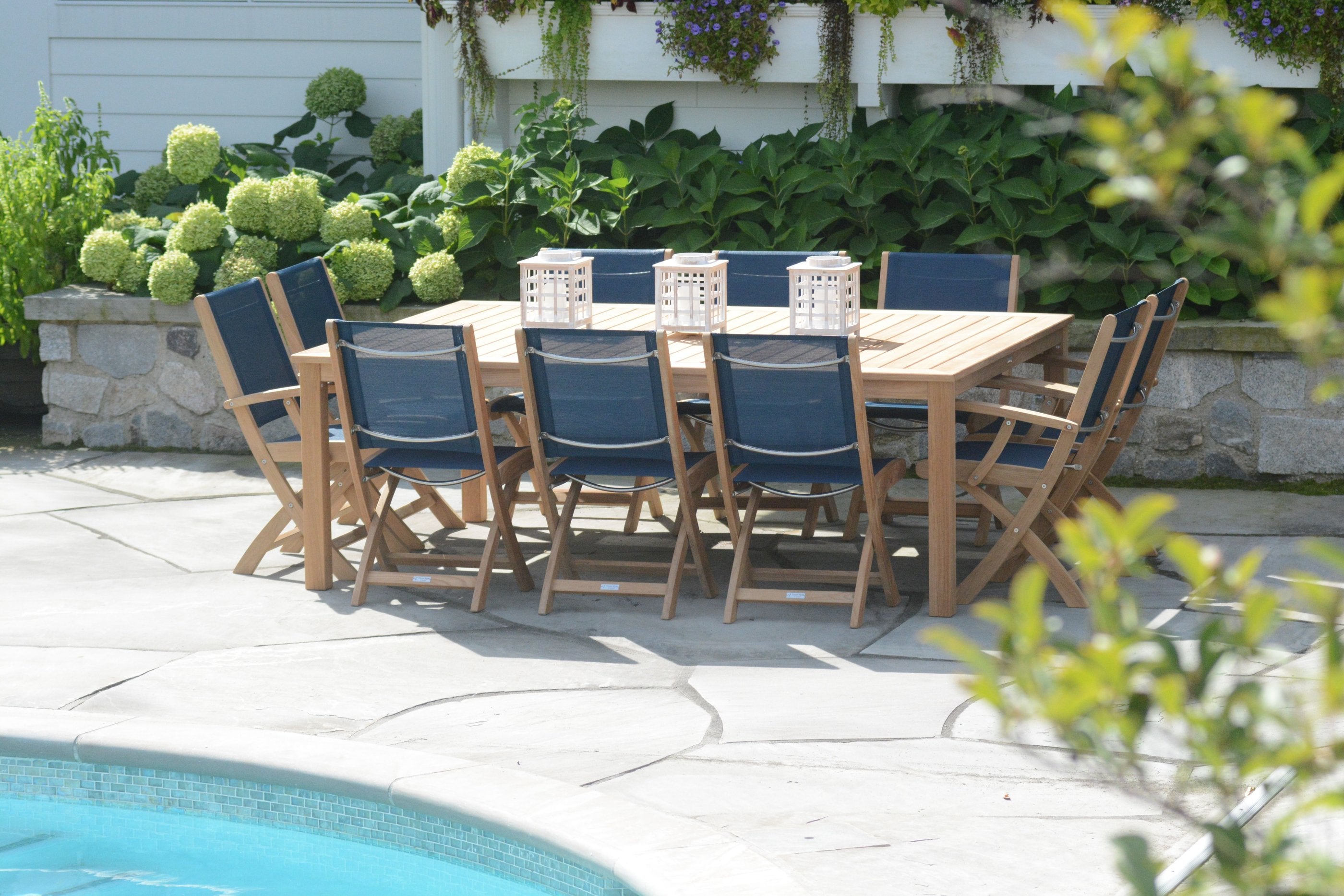 Three Birds Casual Newport-Lifestyle Image