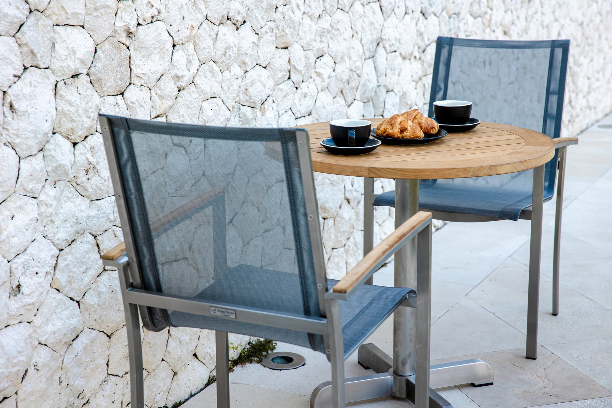 Three Birds Casual Avanti-Lifestyle Image