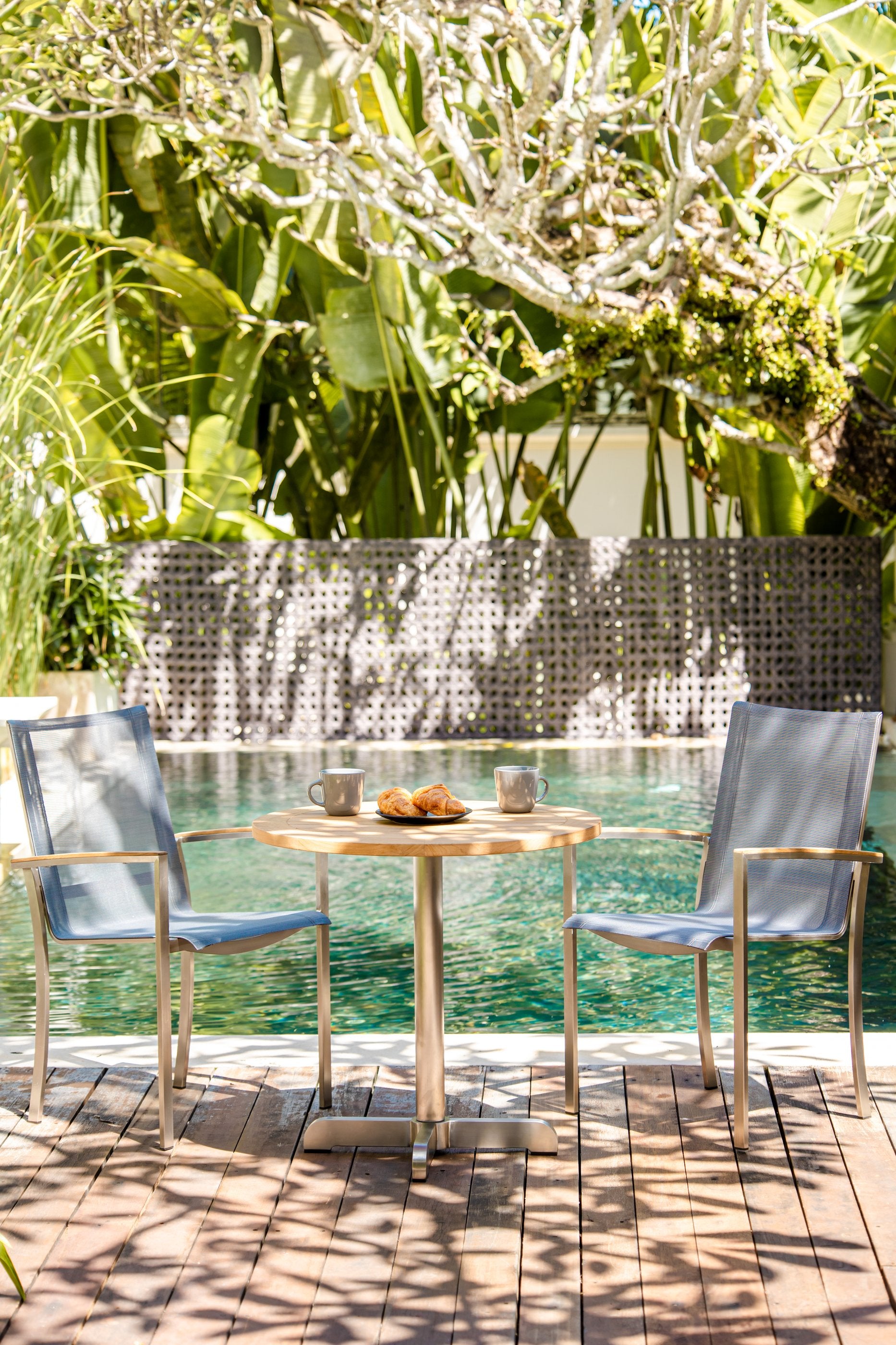 Three Birds Casual Avanti-Lifestyle Image