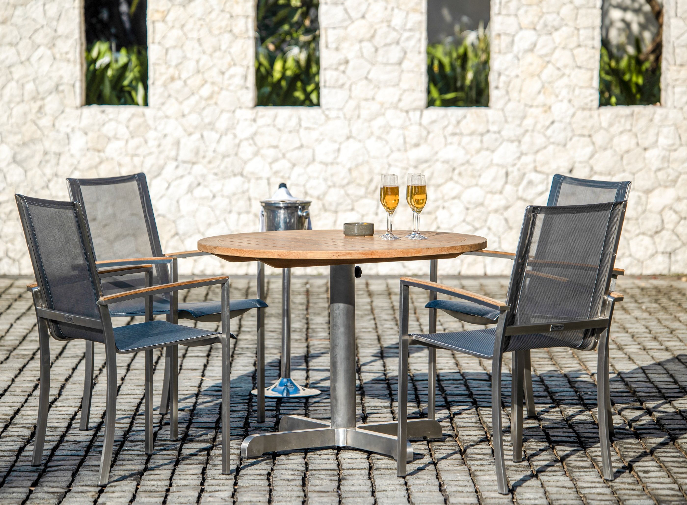 Three Birds Casual Avanti