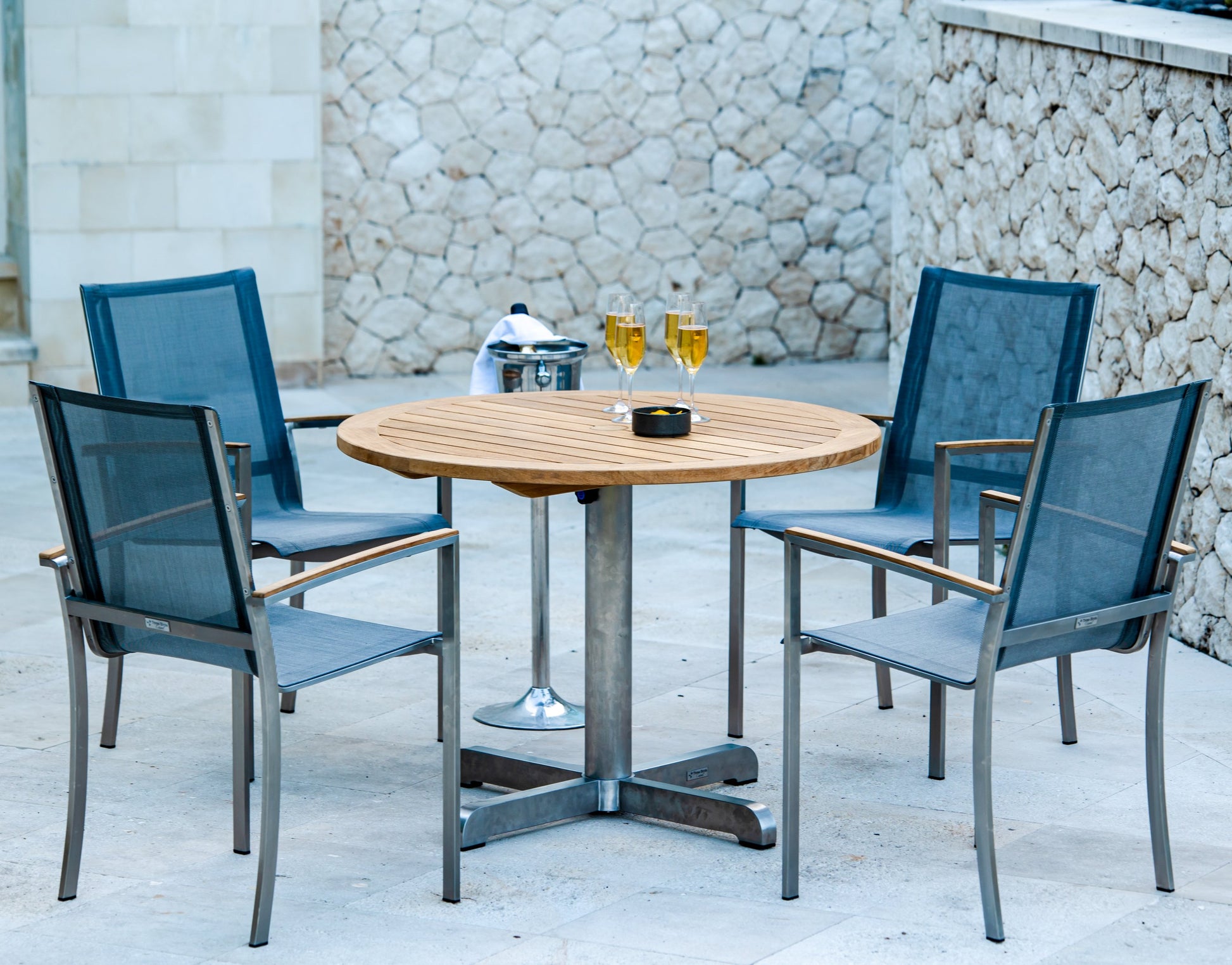 Three Birds Casual Avanti