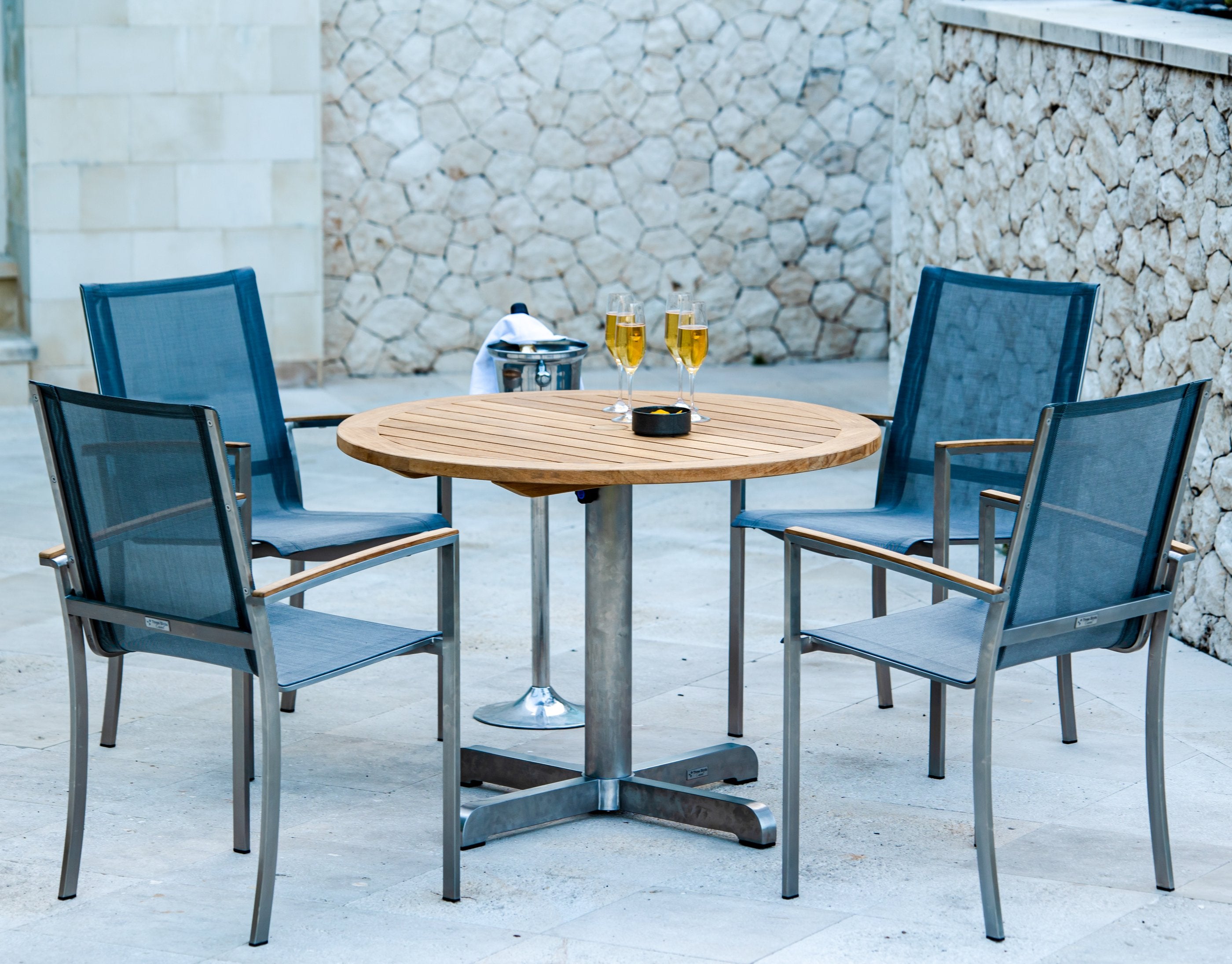 Three Birds Casual Avanti