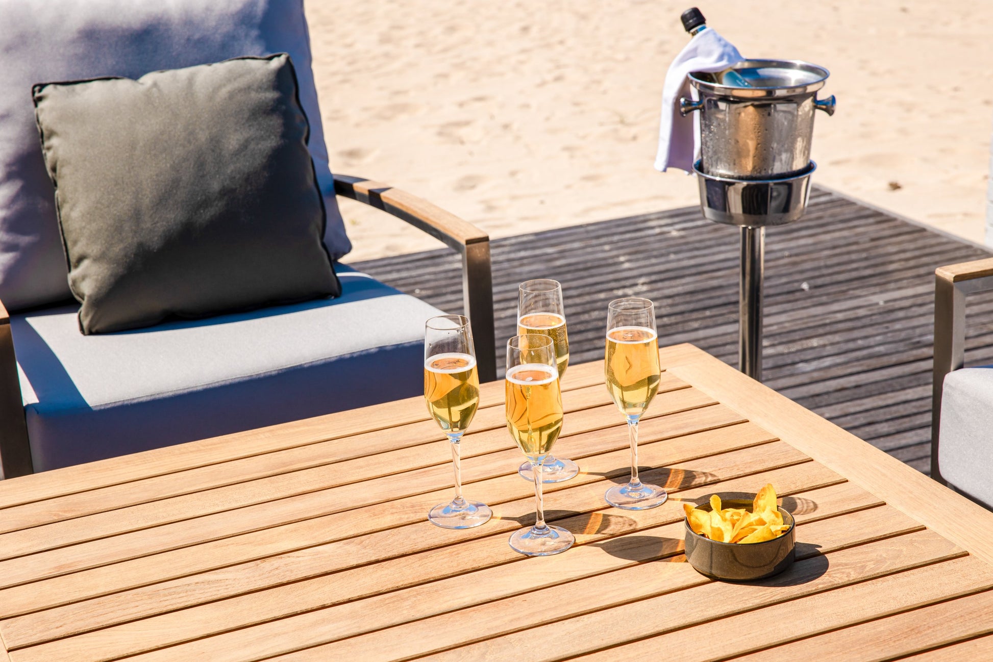 Three Birds Casual Avanti