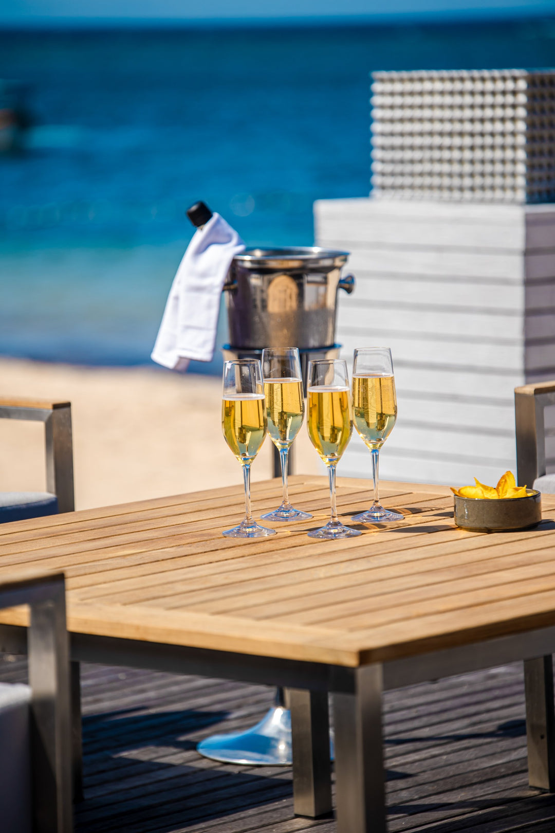 Three Birds Casual Avanti