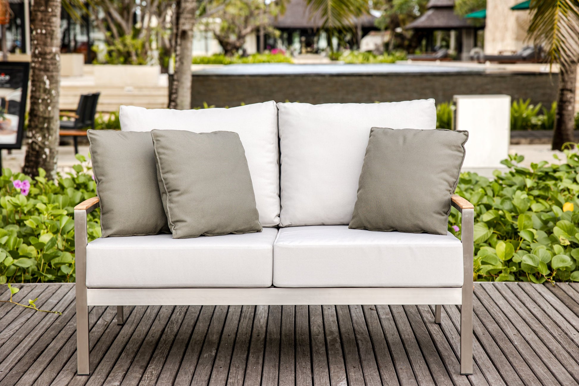 Three Birds Casual Avanti