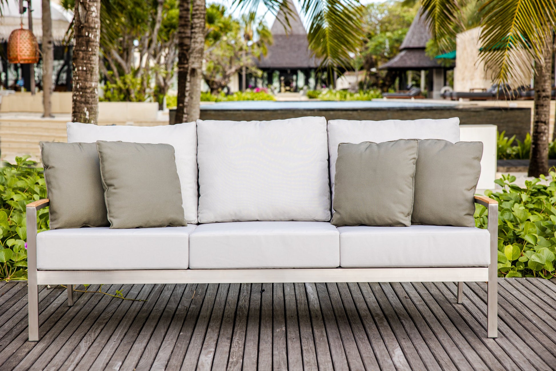 Three Birds Casual Avanti