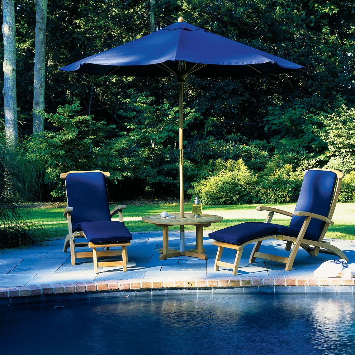 Market Umbrellas 9’ Octagonal Umbrella, 1.5” Dia. Pole (2 Pc.)