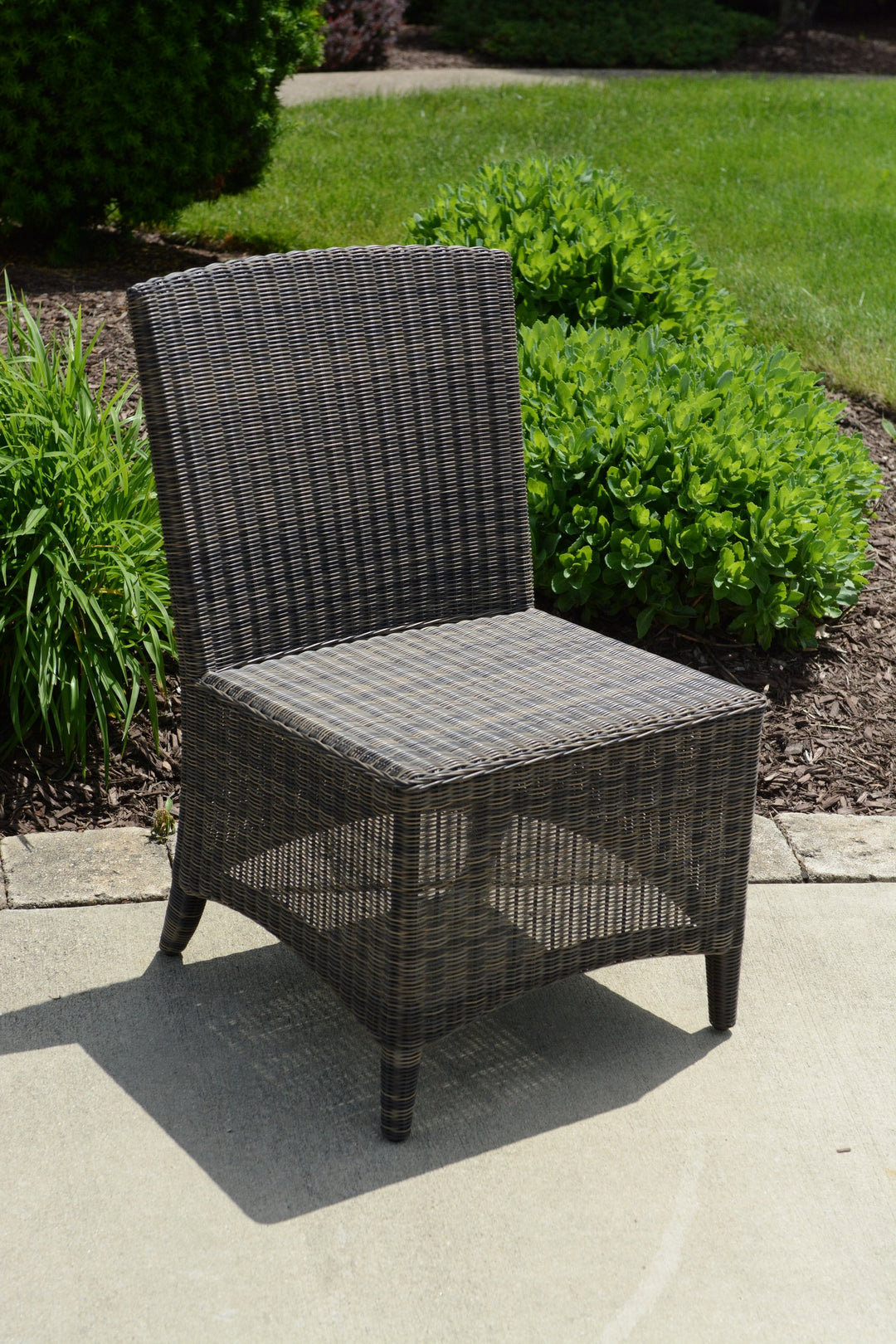 Three Birds Casual Bella