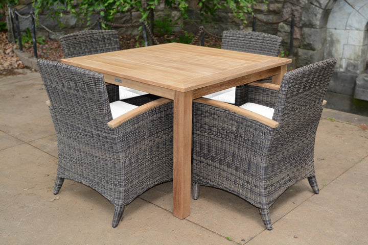 Three Birds Casual Bella