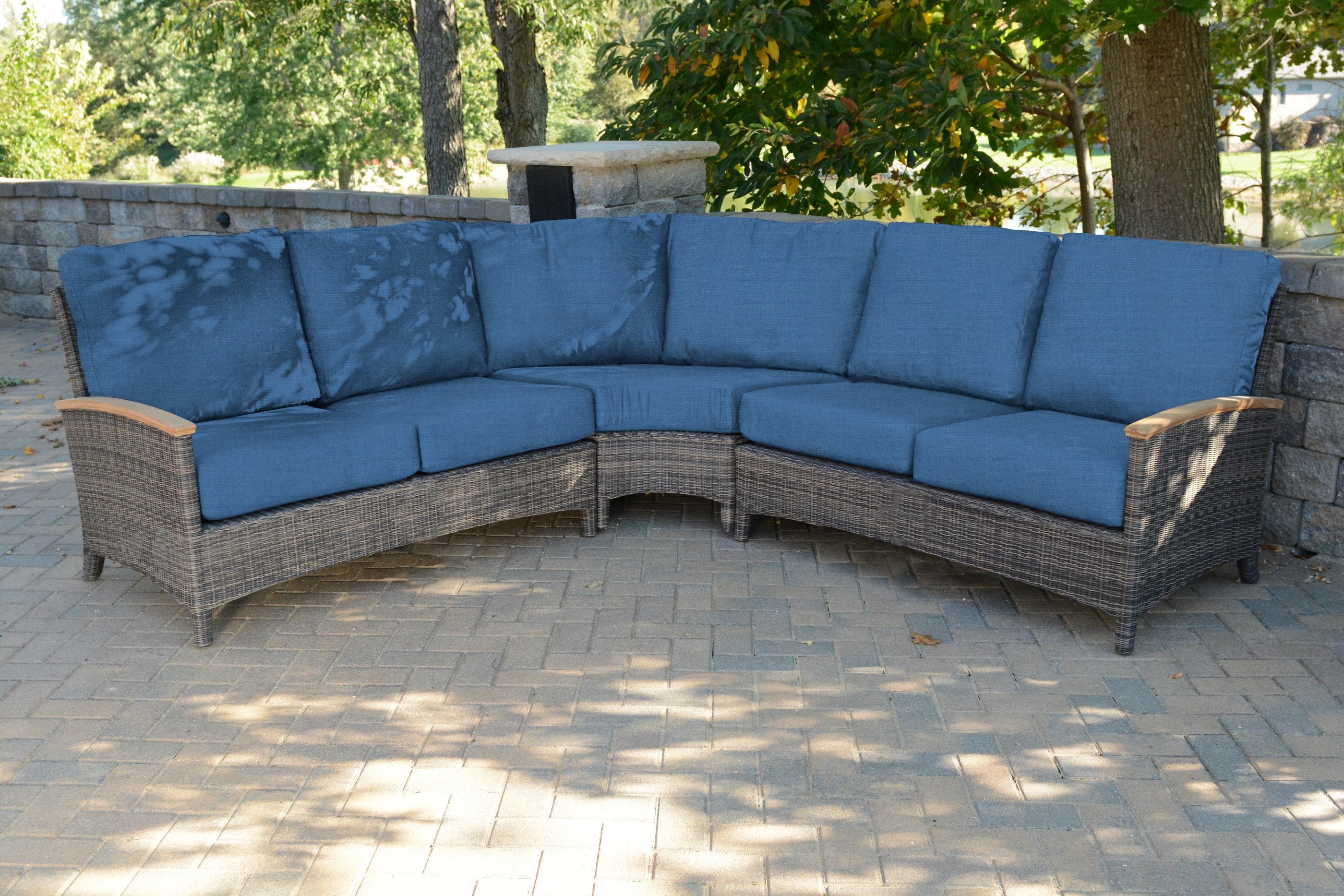 Three Birds Casual Bella