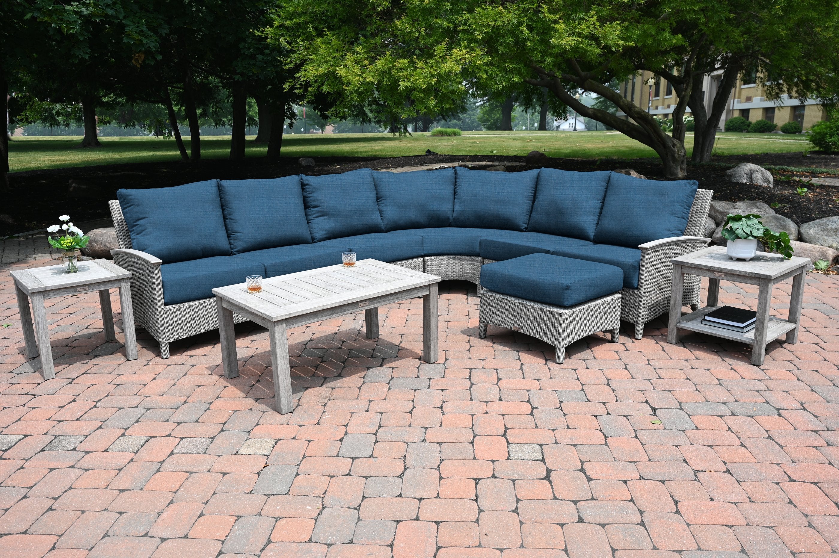 Three Birds Casual Bella