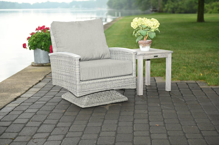 Three Birds Casual Bella