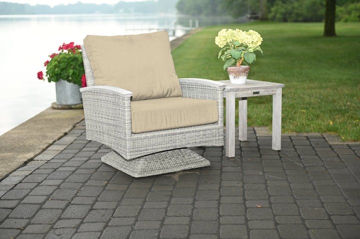 Three Birds Casual Bella-Lifestyle Image