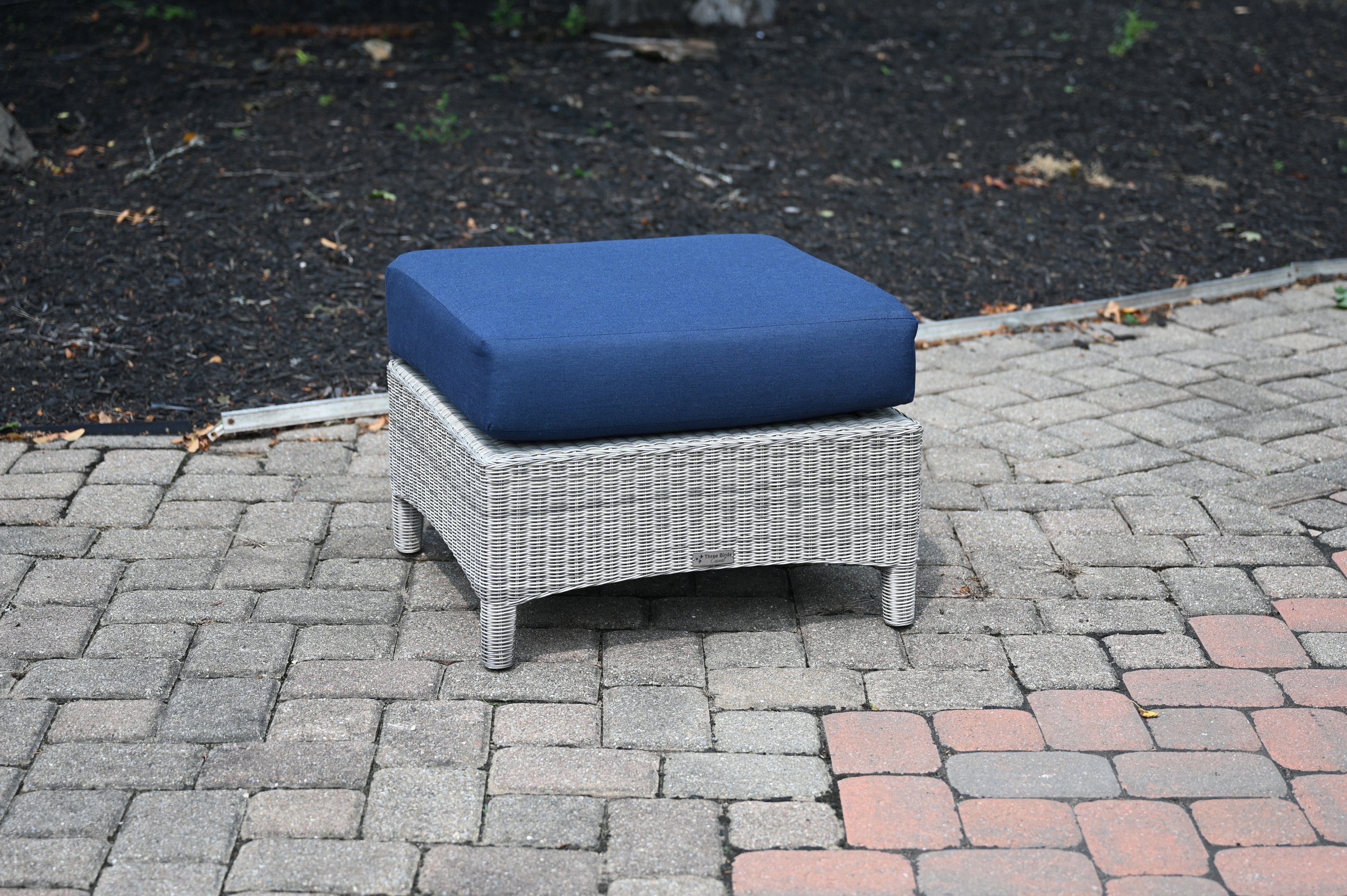 Three Birds Casual Bella