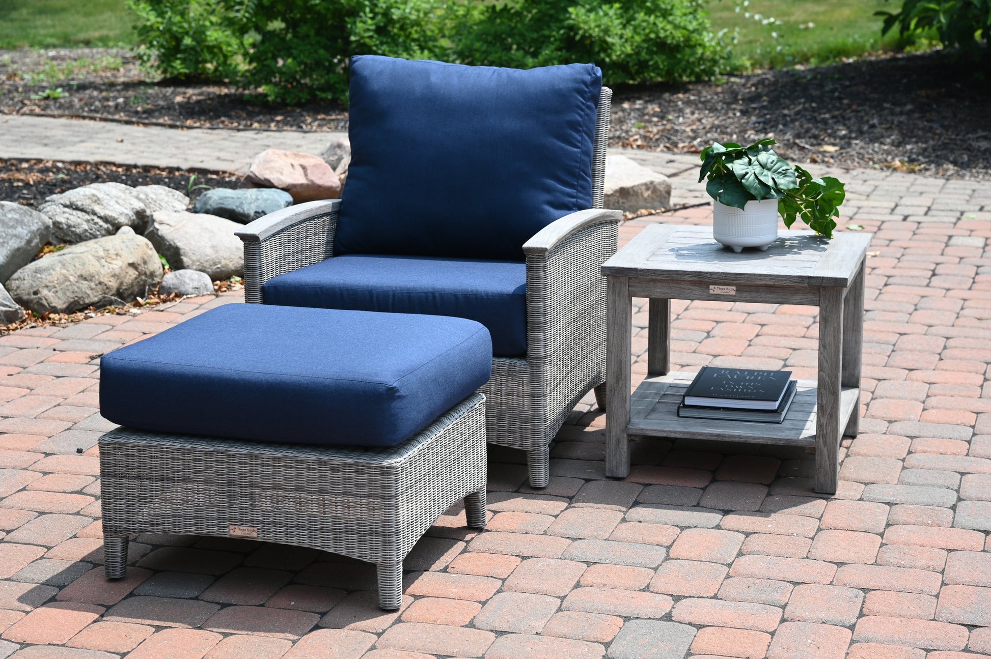 Three Birds Casual Bella