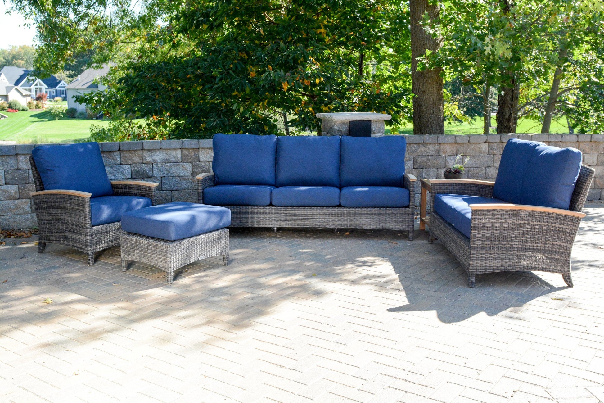 Three Birds Casual Bella