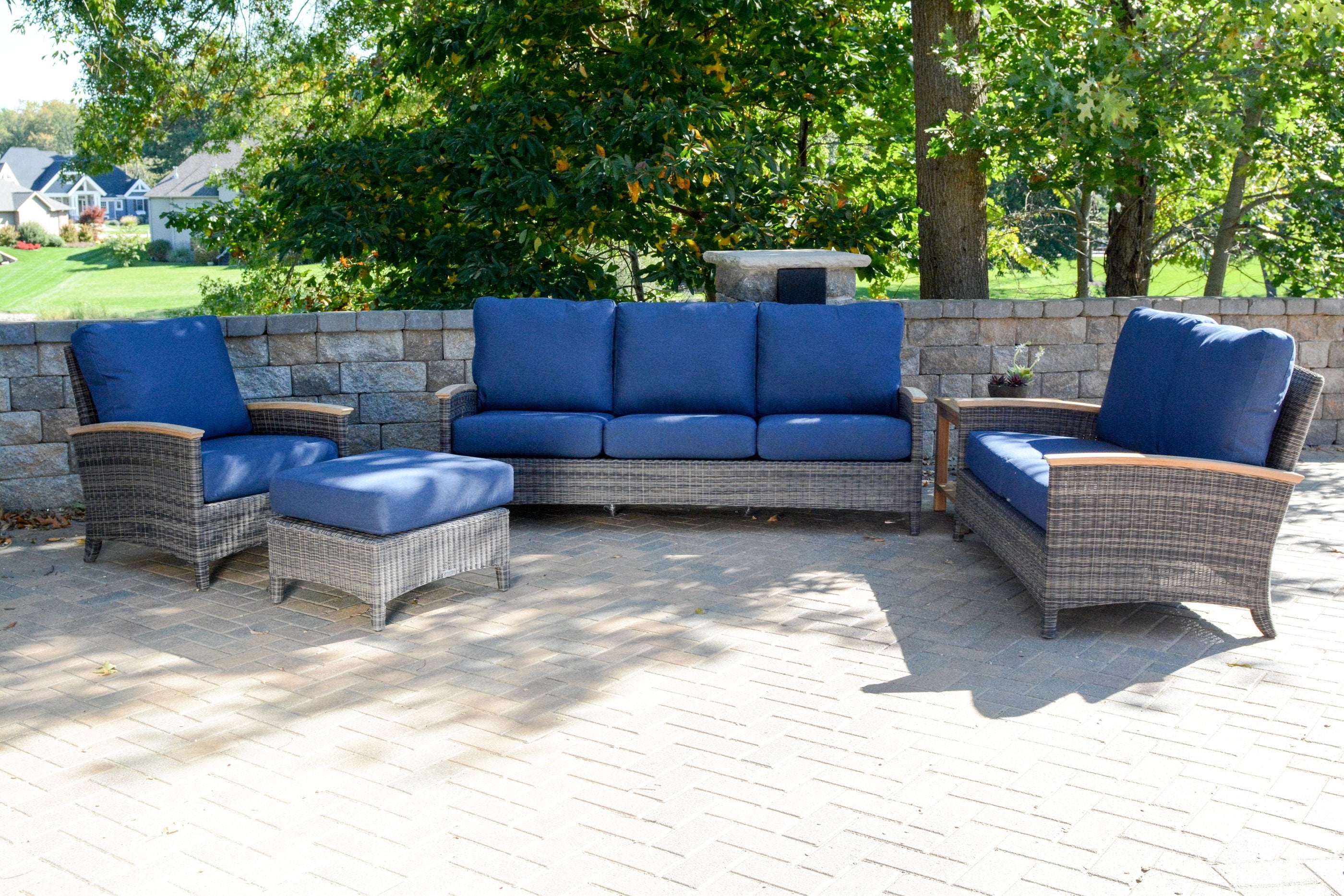 Three Birds Casual Bella