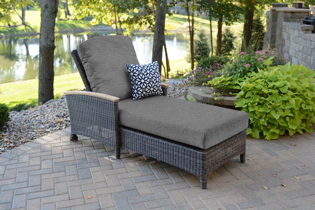 Three Birds Casual Bella