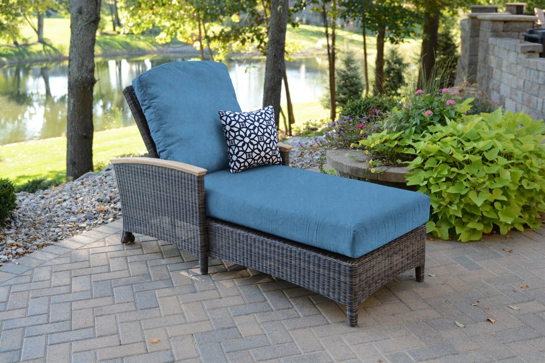 Three Birds Casual Bella-Lifestyle Image