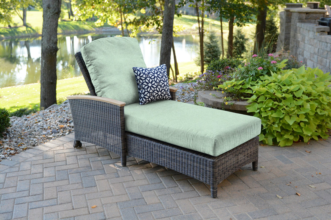 Three Birds Casual Bella