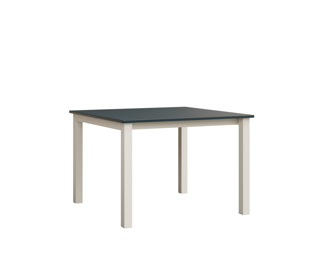 Berkley Expandable 42" x 42" Table