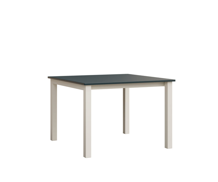 Berkley Expandable 42" x 42" Table