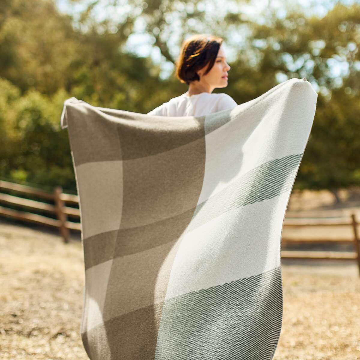 Sunbrella® Signature Throw - Estate Plaid