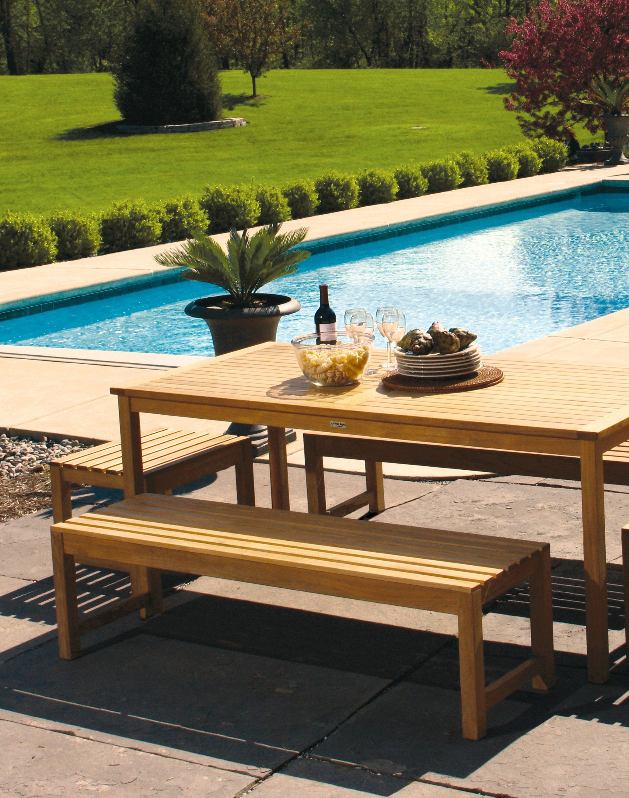 Three Birds Casual Charleston