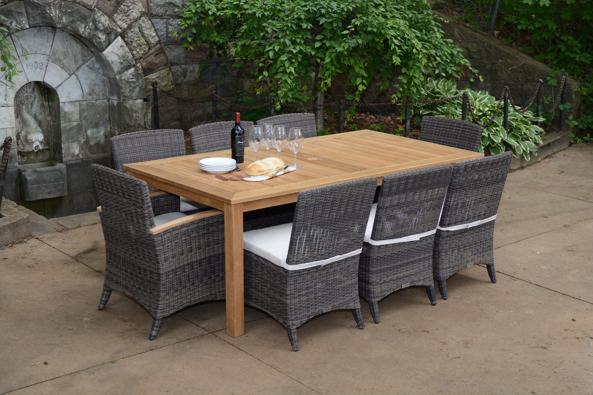 Three Birds Casual Newport