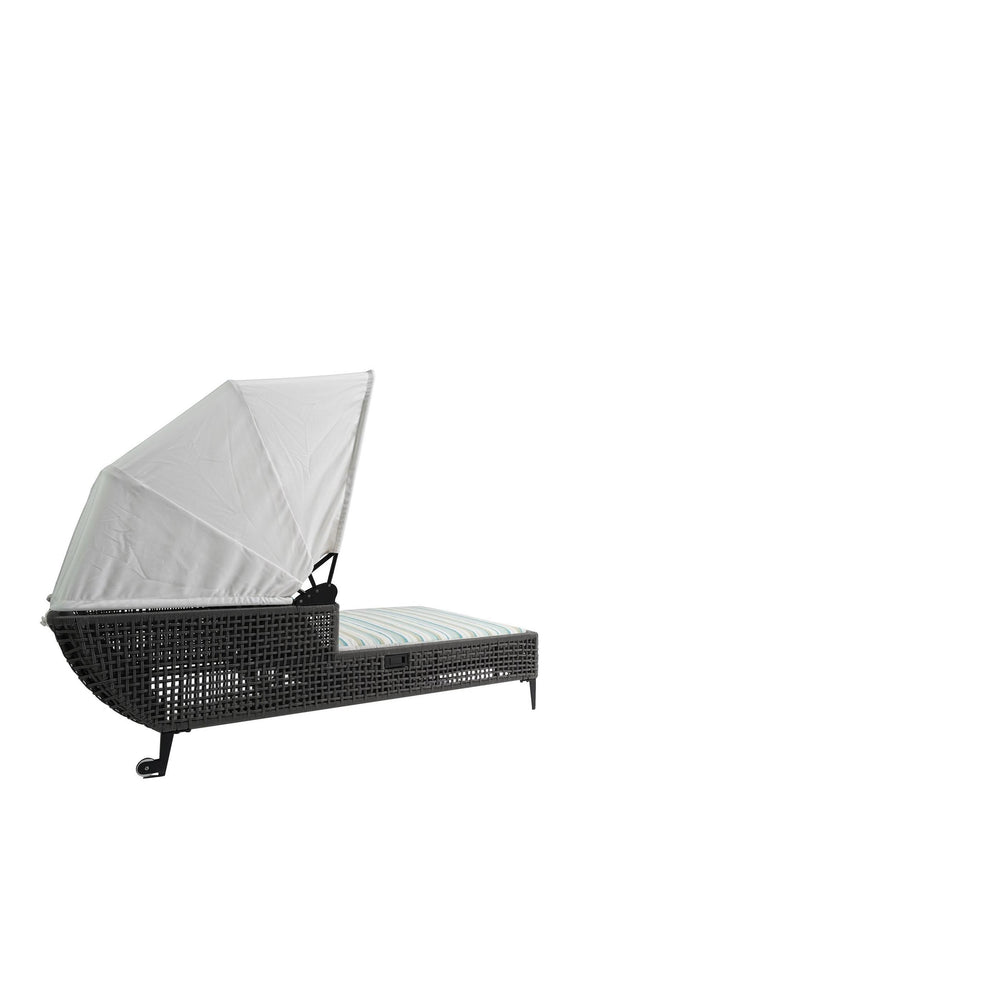 ratana-genval-daybed-with-sunbrella-canopy-1