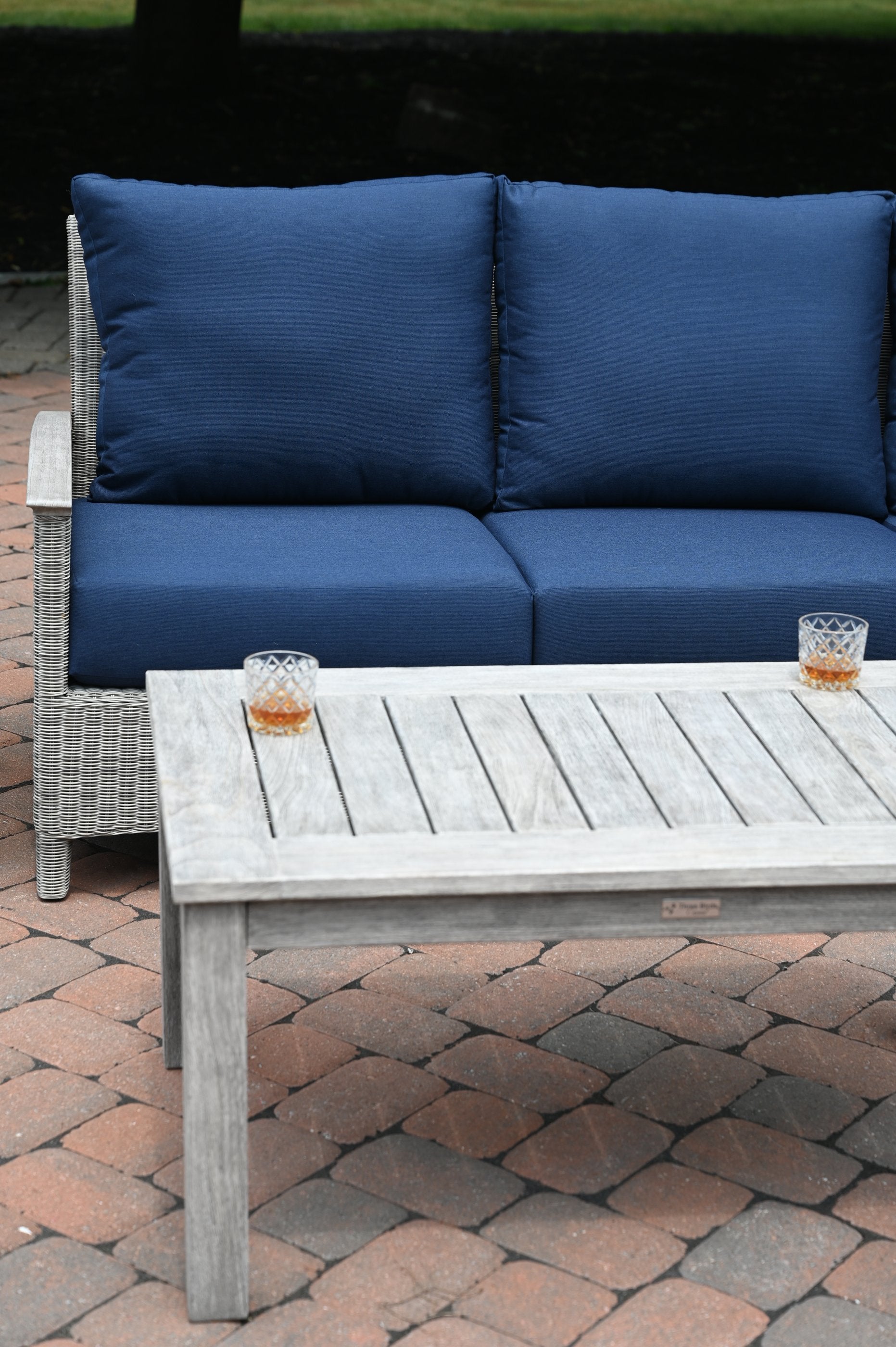 Three Birds Casual Bella-Lifestyle Image