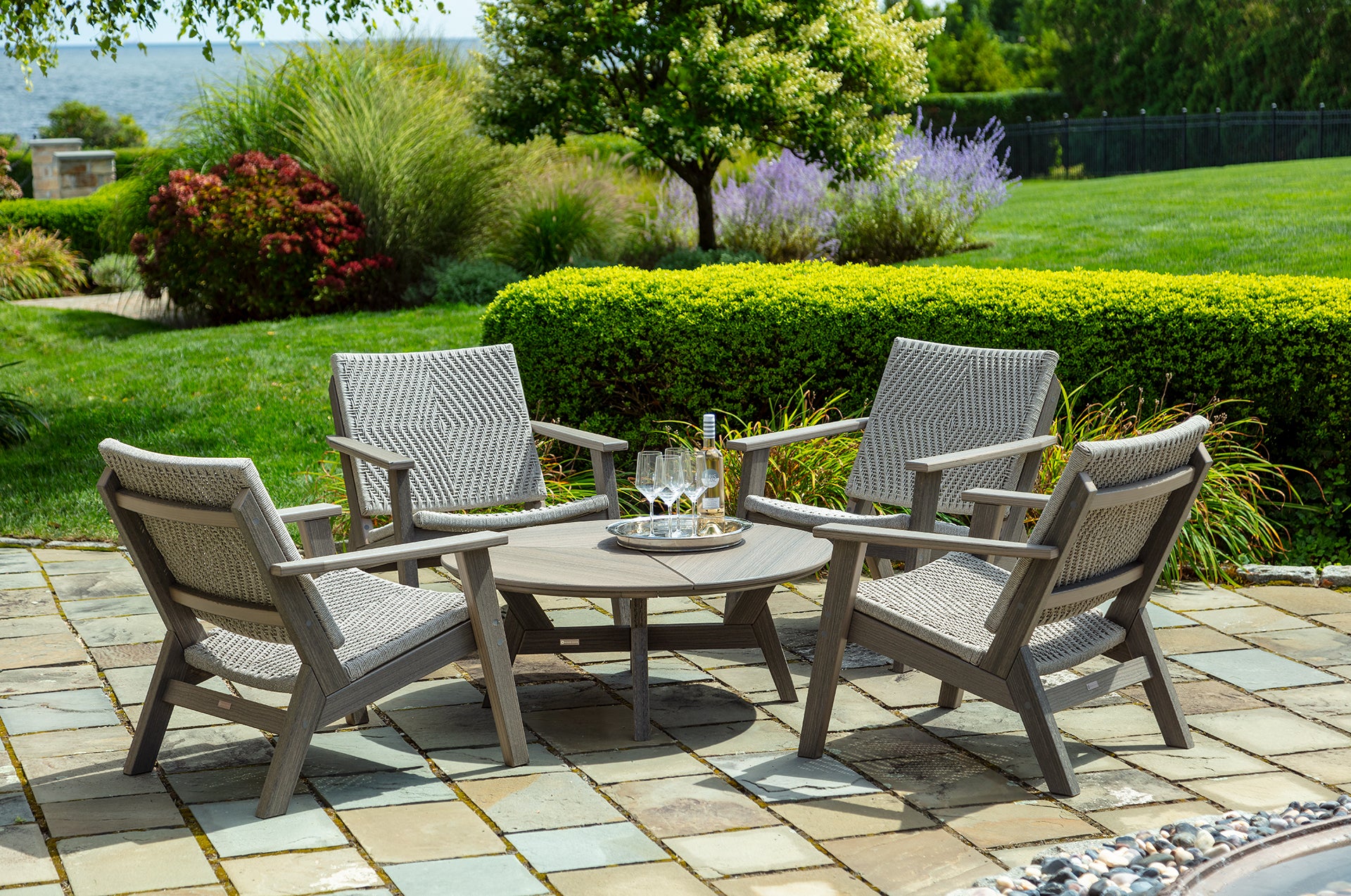 Seaside Casual 5-Pience MAD Chat Table and Woven Chairs