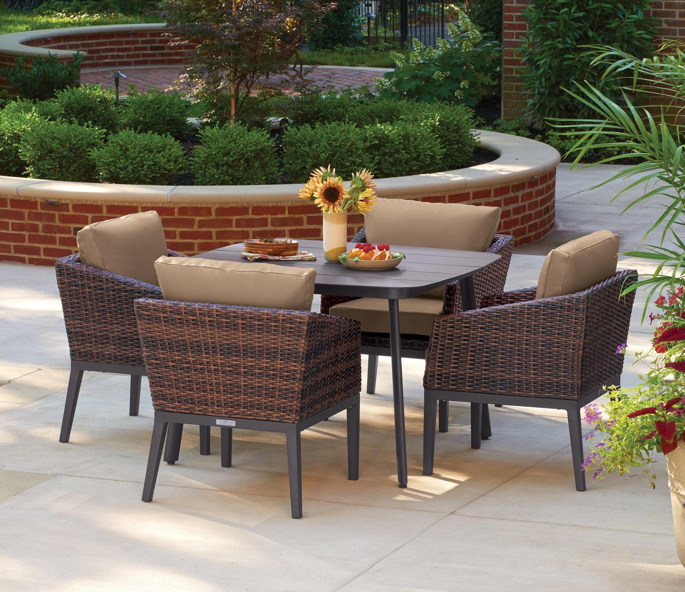 Eiland 45" Square Dining Table