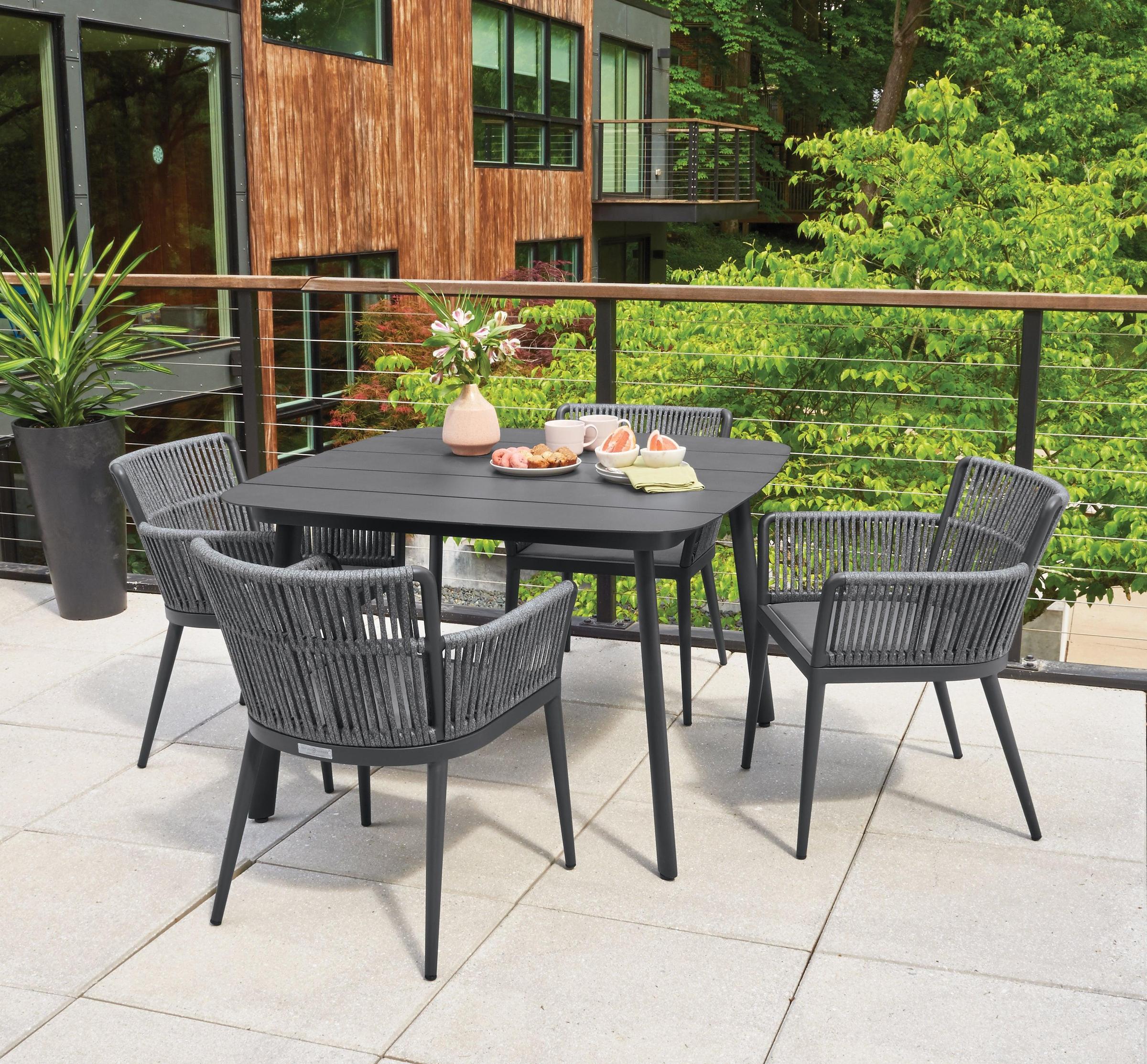 Eiland 45" Square Dining Table