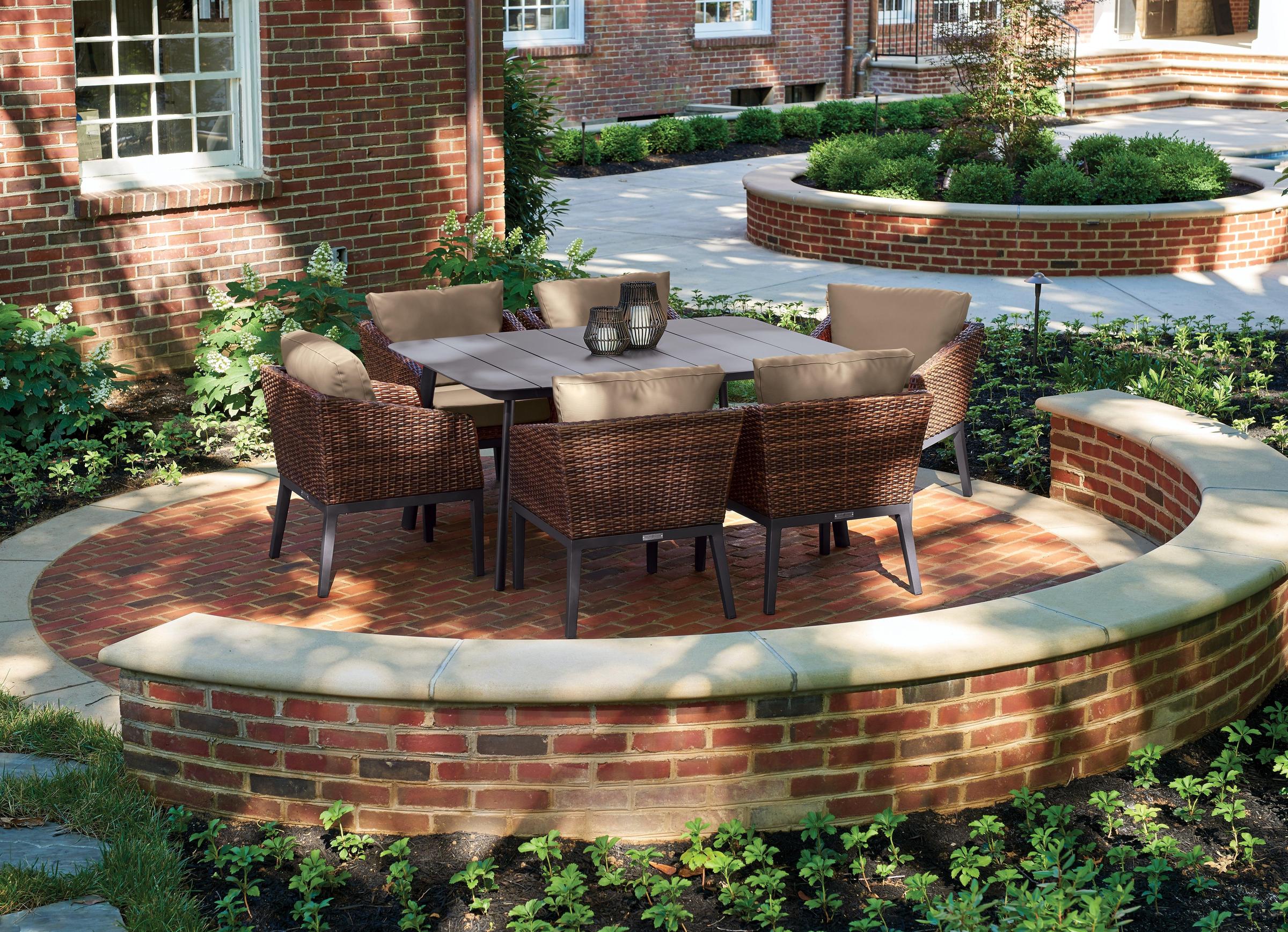 Eiland 63" Rectangular Dining Table