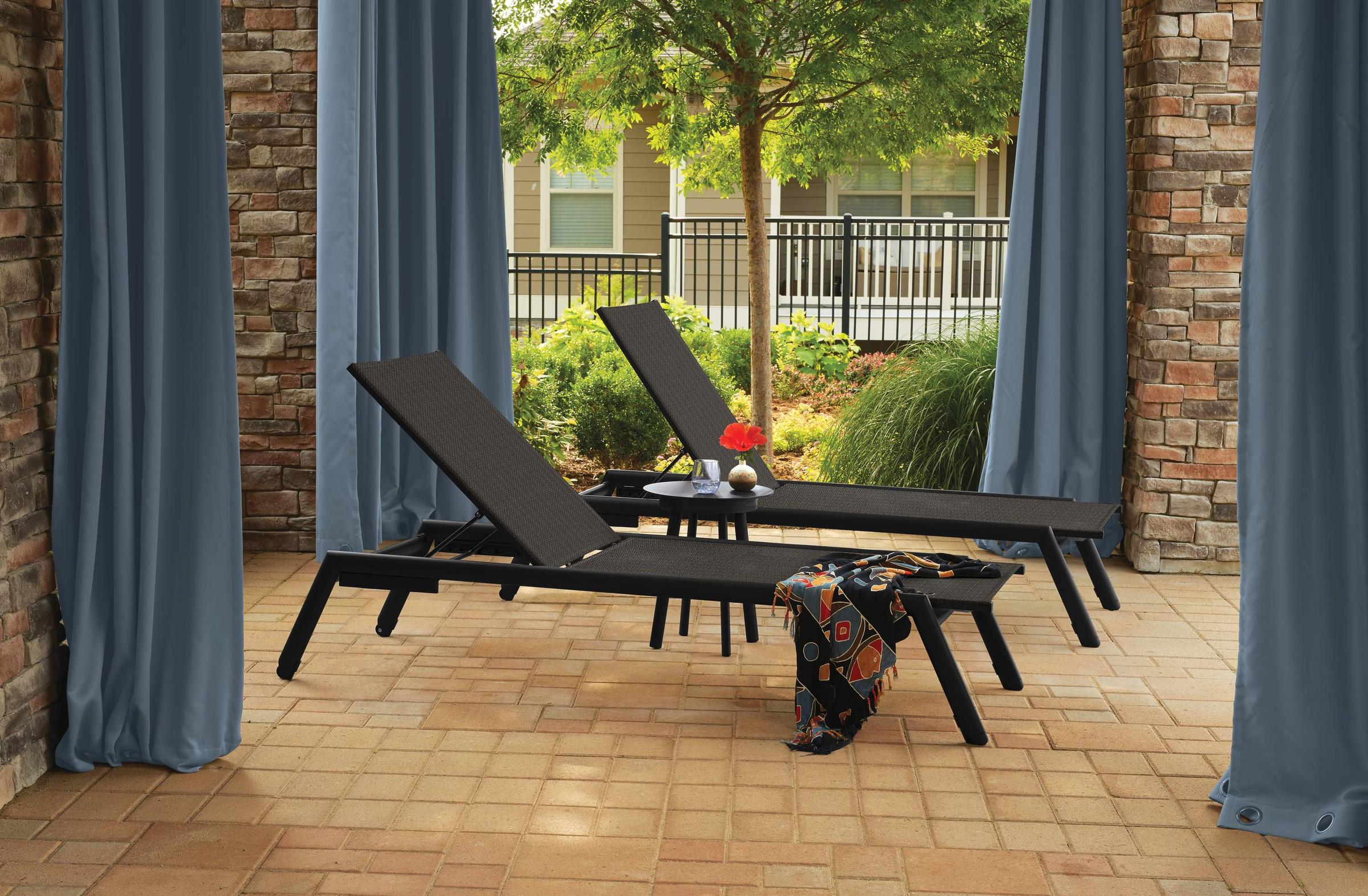 Eiland Armless Chaise Lounge - Set Of 4