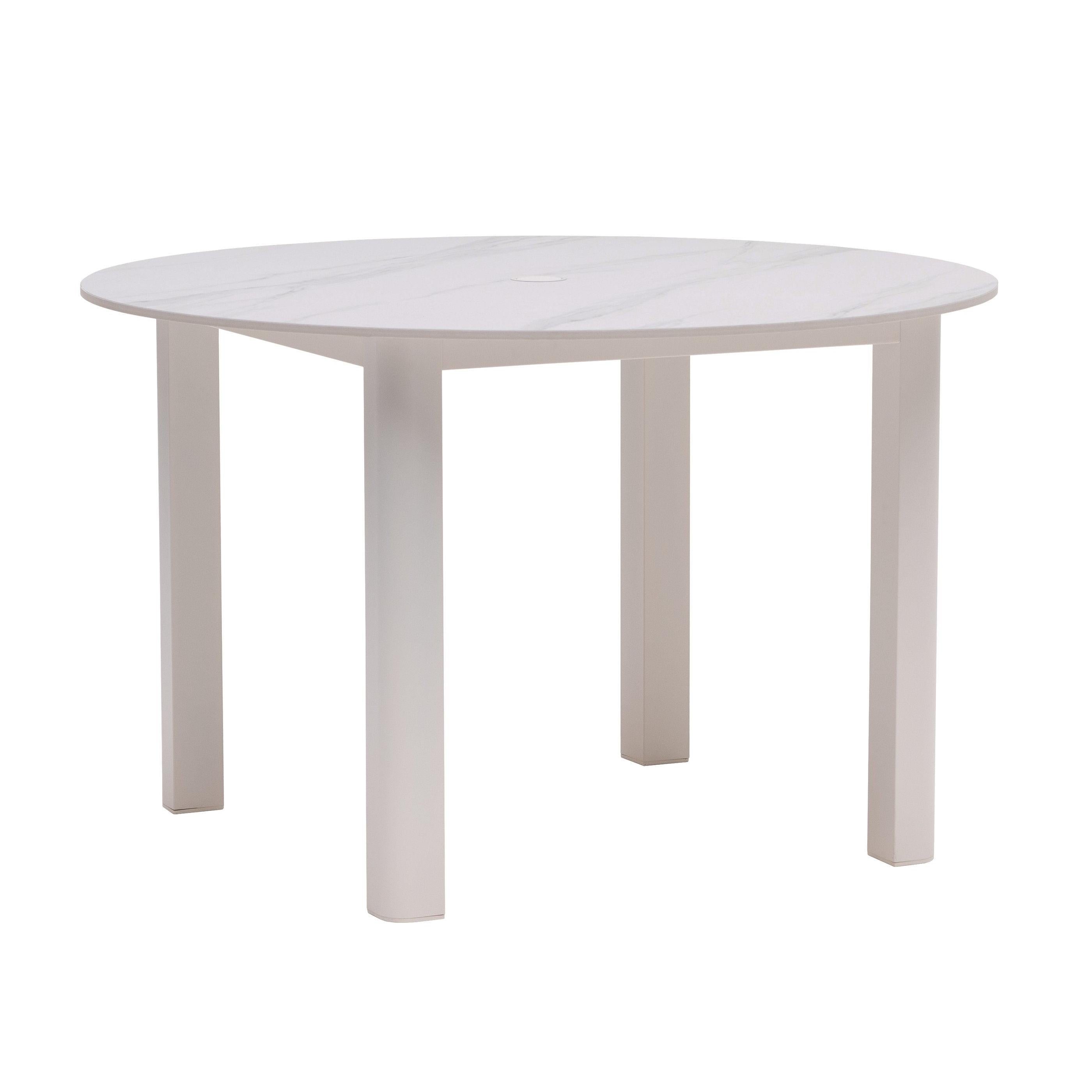 ratana-hampshire-48-inch-round-dining-table-with-umbrella-hole-1