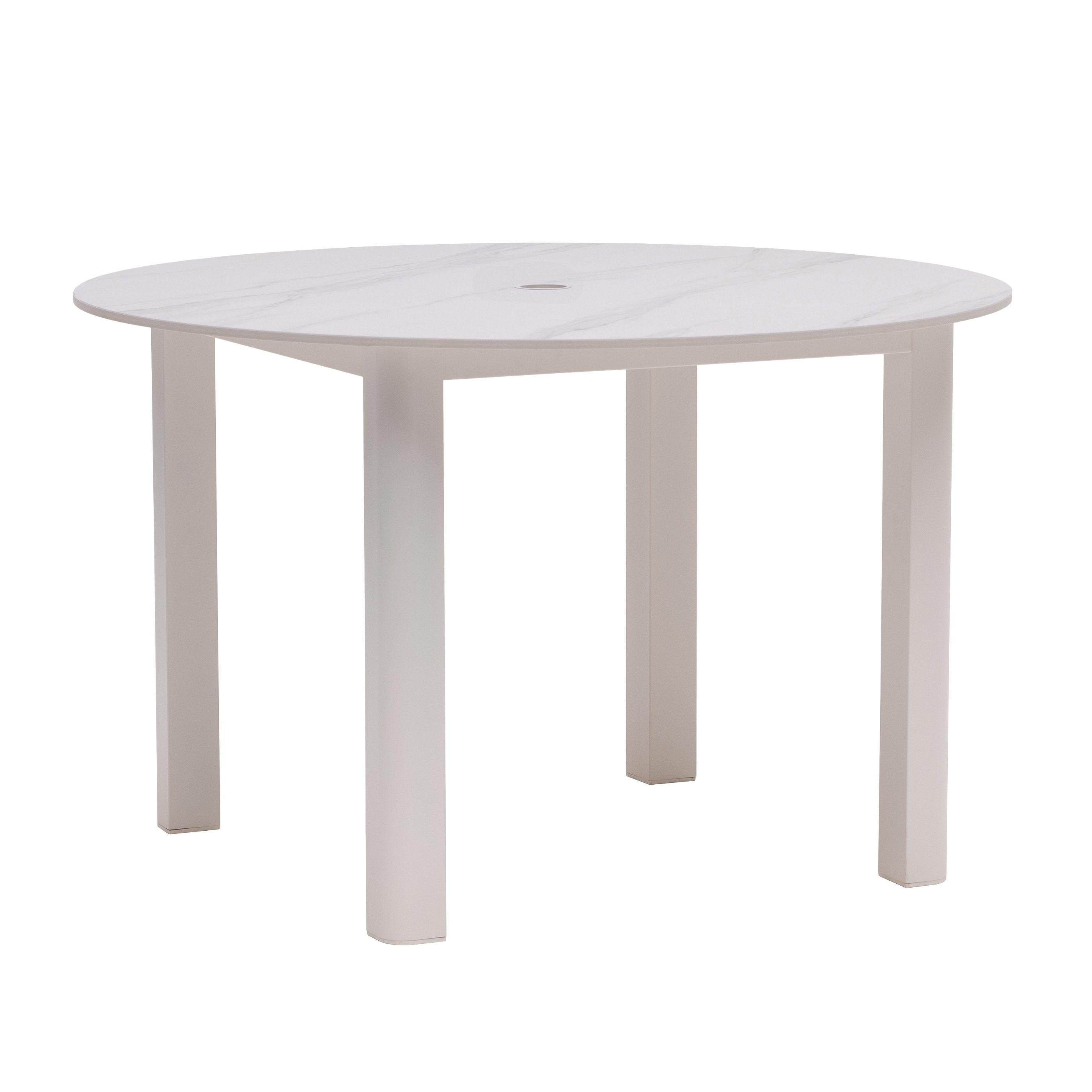 ratana-hampshire-48-inch-round-dining-table-with-umbrella-hole-2