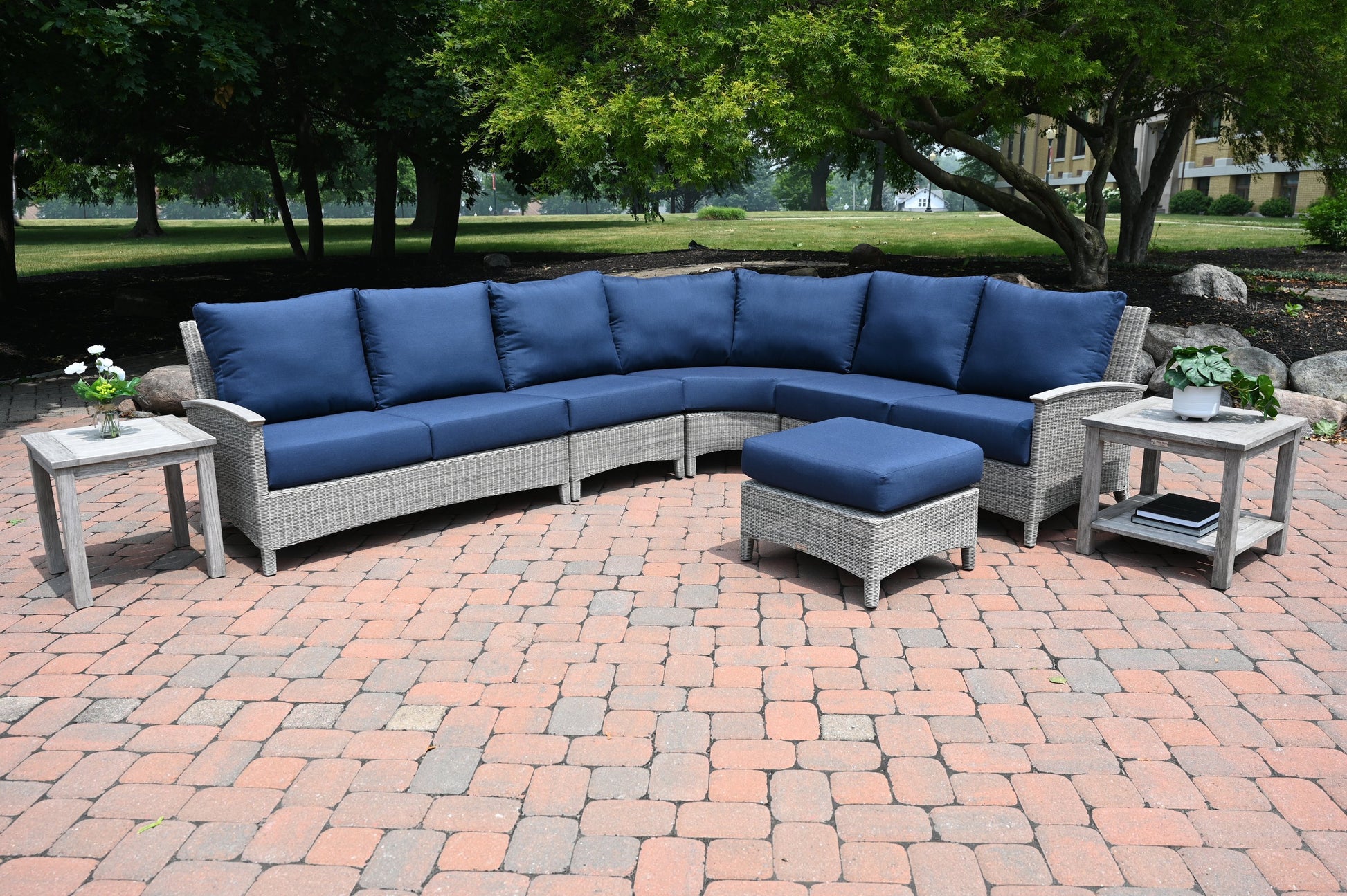 Three Birds Casual Bella-Lifestyle Image