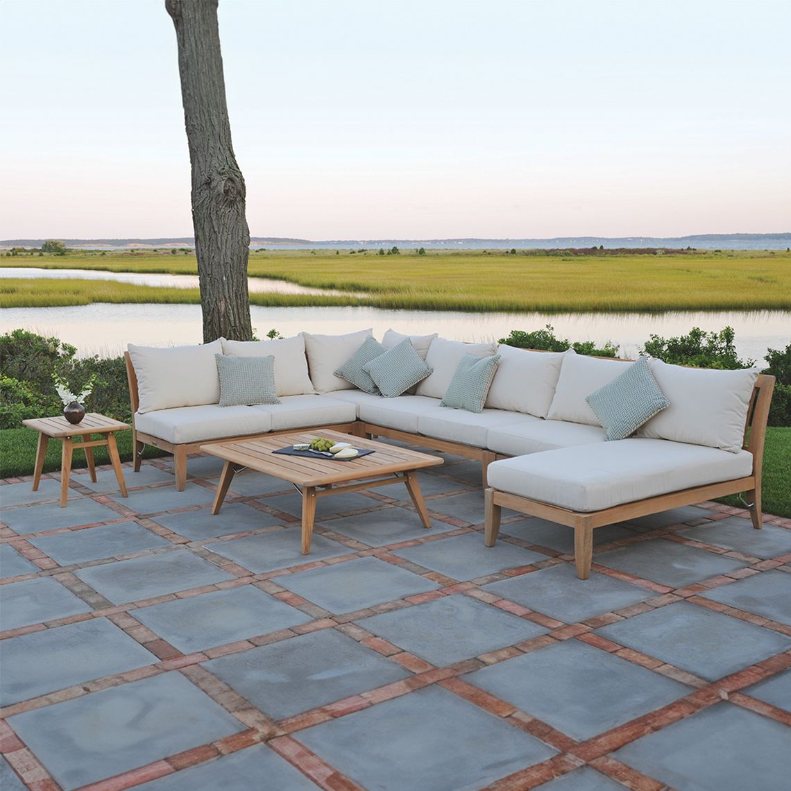 Kingsley Bate Ipanema Settee - Thumbnail 4