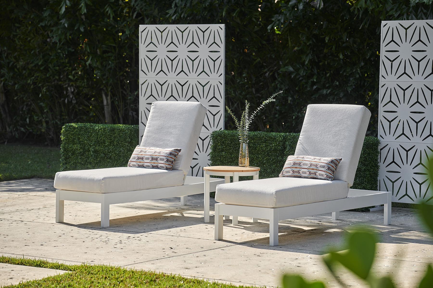 Leeward Cushion Armless Chaise