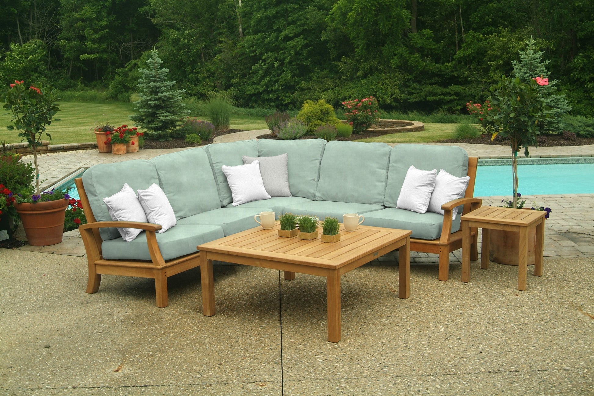 Three Birds Casual Monterey