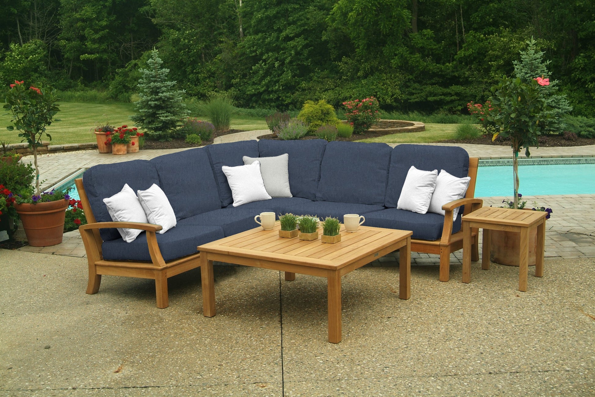 Three Birds Casual Monterey