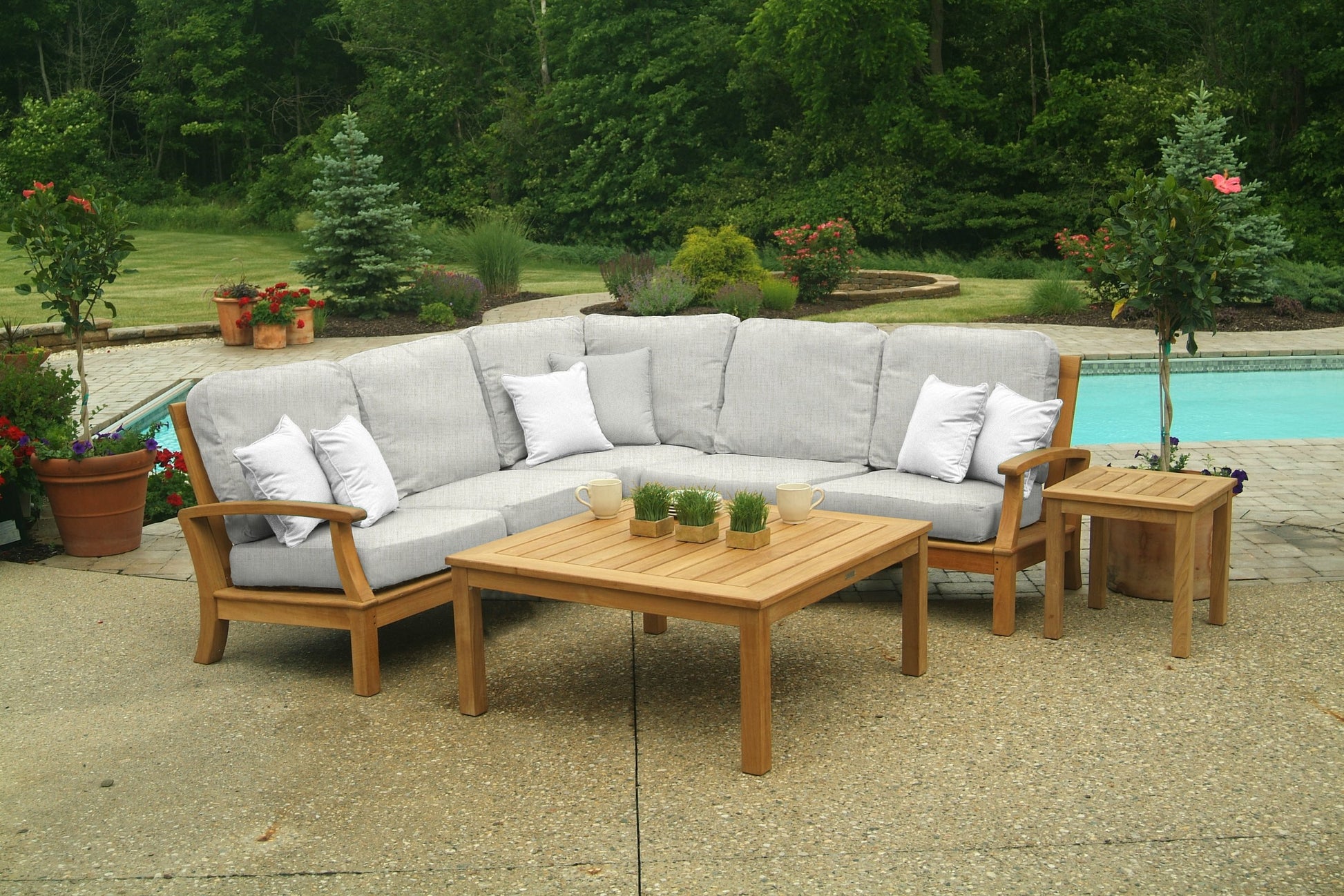 Three Birds Casual Monterey